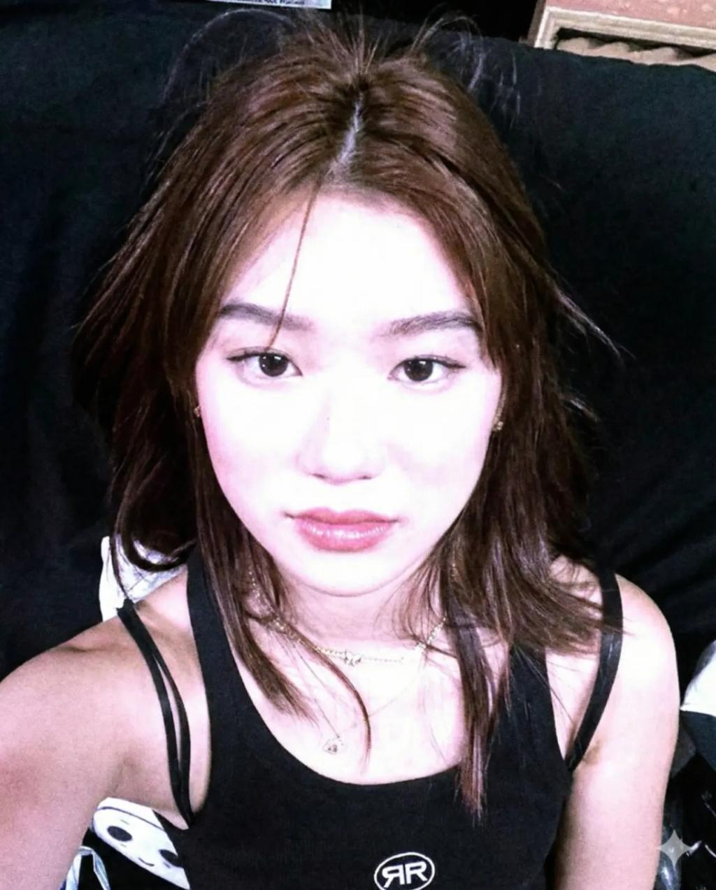 MySpace (Y2K Selfie) Style Filter AI generated image example