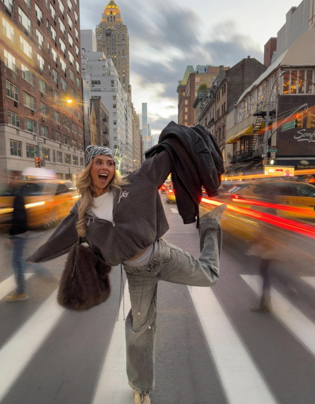 Ultra Strong Long Exposure Effect AI generated image example