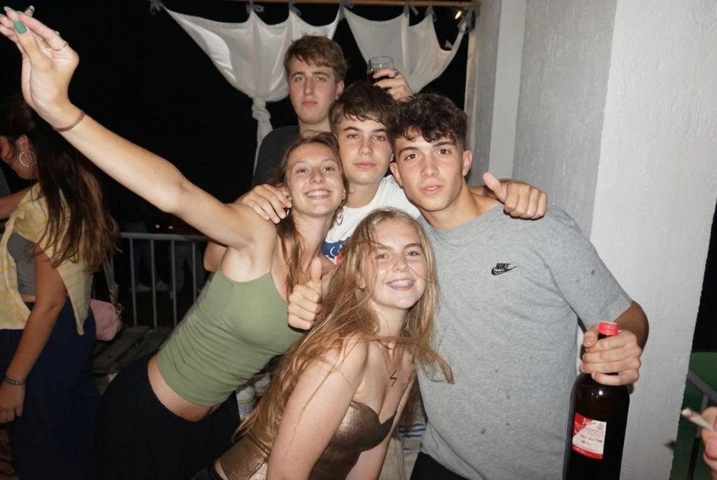 Fix Group Photo: Make Everyone Look Good AI generated image example